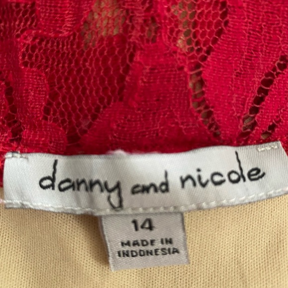 SALE 🔥Danny & Nicole red lace dress in great shape - Picture 7 of 7
